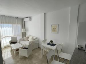 Estudio primera Linea 50 mtrs playa. Fibra 600Mb