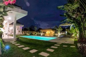 Wonderful designer villa huge garden near Samadi