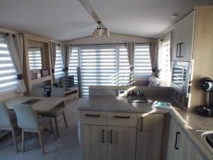 Beachside Lighthouse 14