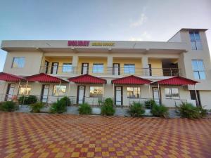 Holiday Beach Resort !! Beach Distance 50 Mts !!
