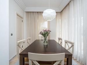 Apartment Fuente Aloha by Interhome