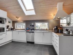 Holiday Home Hegge - 300m from the sea by Interhome