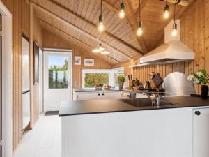 Holiday Home Eyer - 20m from the sea by Interhome