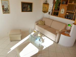 Studio Jeanne DArc Apt- B-11 by Interhome