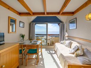 Apartment Plein Océan-2 by Interhome