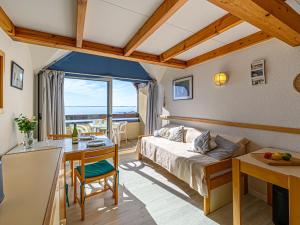 Apartment Plein Océan-2 by Interhome