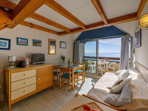 Apartment Plein Océan-2 by Interhome