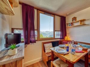 Studio Vostok Zodiaque-93 by Interhome