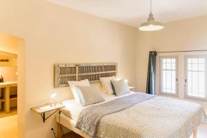 Maisons de vacances Les Gardis 7 rooms 6 bathroom swimming pool AC : photos des chambres