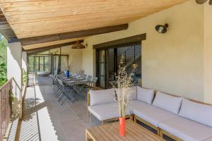 Maisons de vacances Les Gardis 7 rooms 6 bathroom swimming pool AC : photos des chambres