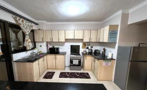 Midtown Executive Suites With Balcony, King Bed and Swimming Pool