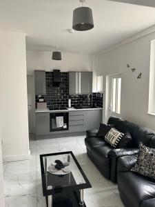 Modern 1 bed Flat with Private Courtyard