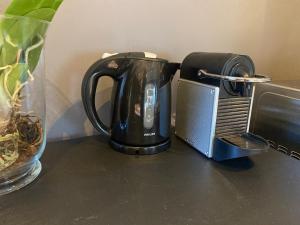 Charming Guesthouse near city center - parking available