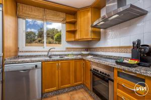 ViVi Homes - Valery Pool, Terrace & Padel