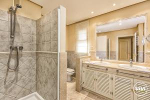 ViVi Homes - Valery Pool, Terrace & Padel