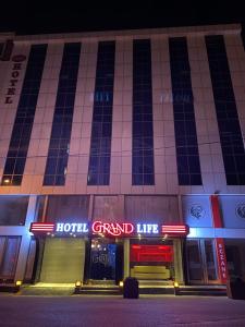 Grand Life Hotel