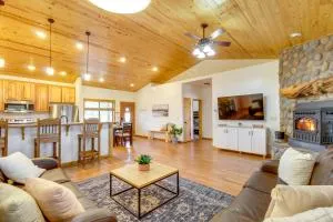 1-Acre Fenced Yard Pet-Friendly Show Low Cabin! - Snowflake