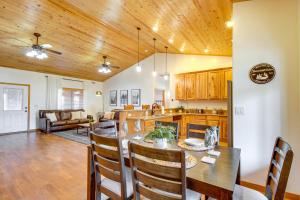 1-Acre Fenced Yard Pet-Friendly Show Low Cabin!