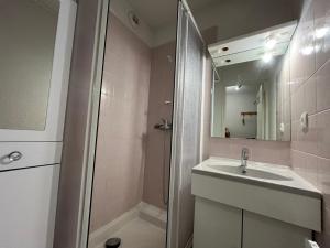Appartements Appartement Enchastrayes, 2 pieces, 4 personnes - FR-1-165A-138 : photos des chambres