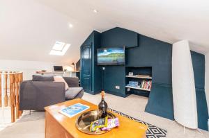 The Old Naval Laundry - Pure B