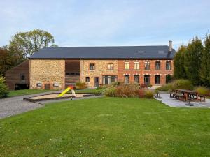 Maisons de vacances Superbe Gite de 15 personnes a Taillette : photos des chambres