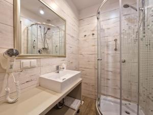 Hotel ARA - Dancing Club Restauracja ARA