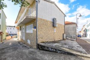 Apartment Burica