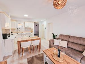 2 Wings Tenerife - Apartment Chayofa