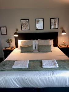 Budget Double Room room in Blue Ball Inn