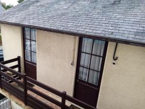 Appartements HERM'S Petite maison atypique et cour privative - : Maisonnette