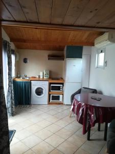 Chalets Le chalet de la beaute : Chalet 1 Chambre