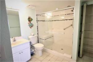 Tropical Beachfront Penthouse-Beach Cottages II