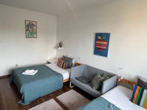 Stylish Youthful Condo in the Heart of Mödling, Fiatalos Boldog Otthon Mödling Szivében