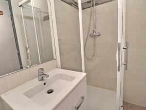 2 Pièces + Cabine, Skis aux Pieds, Proche Commerces - FR-1-182A-35