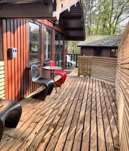 Snow13-Hot Tub-Woodlandlodges-Carmarthenshire