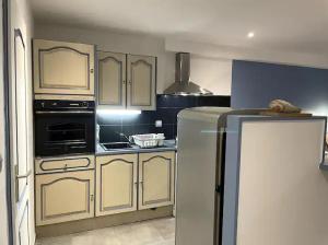 Appartement avec Parking Gratuit et Wifi