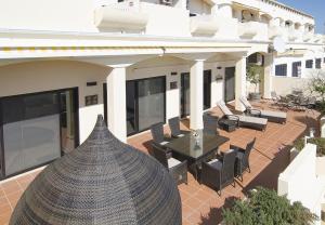 LGS61 T2 Luxuoso e terraco frente praia