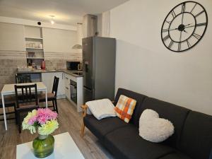 Appartements PROCHE DU CENTRE VILLE, Le Voltaire  TOUTES COMMODITES, OYONNAX : photos des chambres