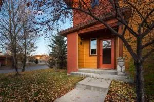 2 Br Upstairs Condo With Ac in Victor, Id - فيكتور