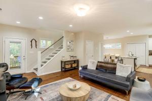 Luxe Mountain Home Near Ridgecrest and Asheville!