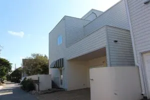 Fairbanks House with beach access just steps from your front door - Kiptopeke