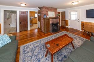 Cypress Cottage - North End VB