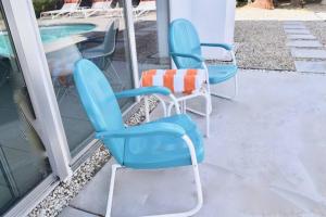 Live the Mid Mod Life at Mariposa Palms