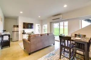 Chic and Modern Snohomish Hideaway on a Working Farm - مونرو