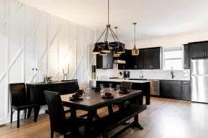 Diamond Retreat Townhome 7 Beds 3 mi to Downtown - Whites Creek