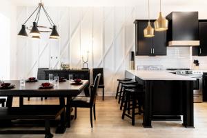 Diamond Retreat Townhome with Garage 3 mi to Downtown