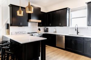 Diamond Retreat Townhome with Garage 3 mi to Downtown