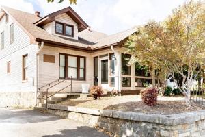 Platinum on Music Row Renovated and Near Downtown