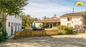 Maisons de vacances La Charronniere: Les Ecuries : photos des chambres