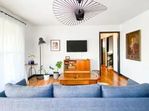 Mid-Century Modern Home Near Downtown with Free Parking - Whites Creek